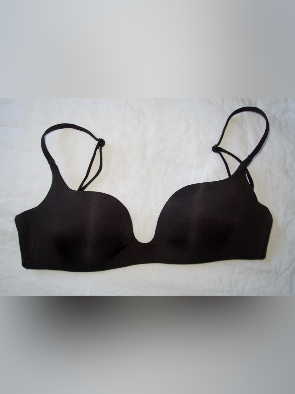 SKIMS Black Wireless Form Square Neck bra seamless T-shirt
Sz 32D